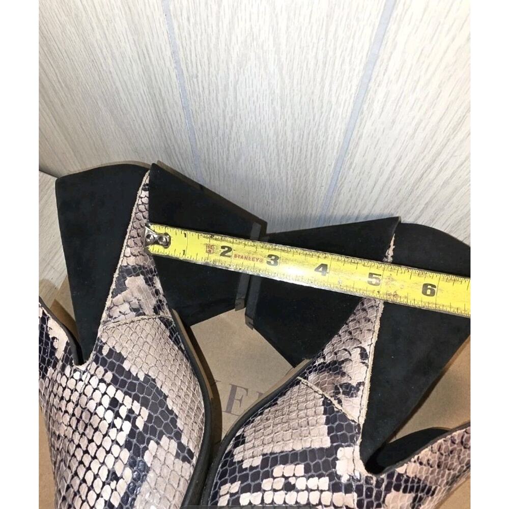 Naked Feet Sagitta Snake Print Heeled Dress Shoes Size 11 Animal Print Office - Picture 3 of 8